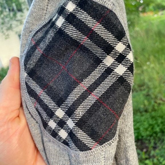Beautiful grey Burberry sweater with plaid elbow patches- men’s XL - Picture 5 of 5